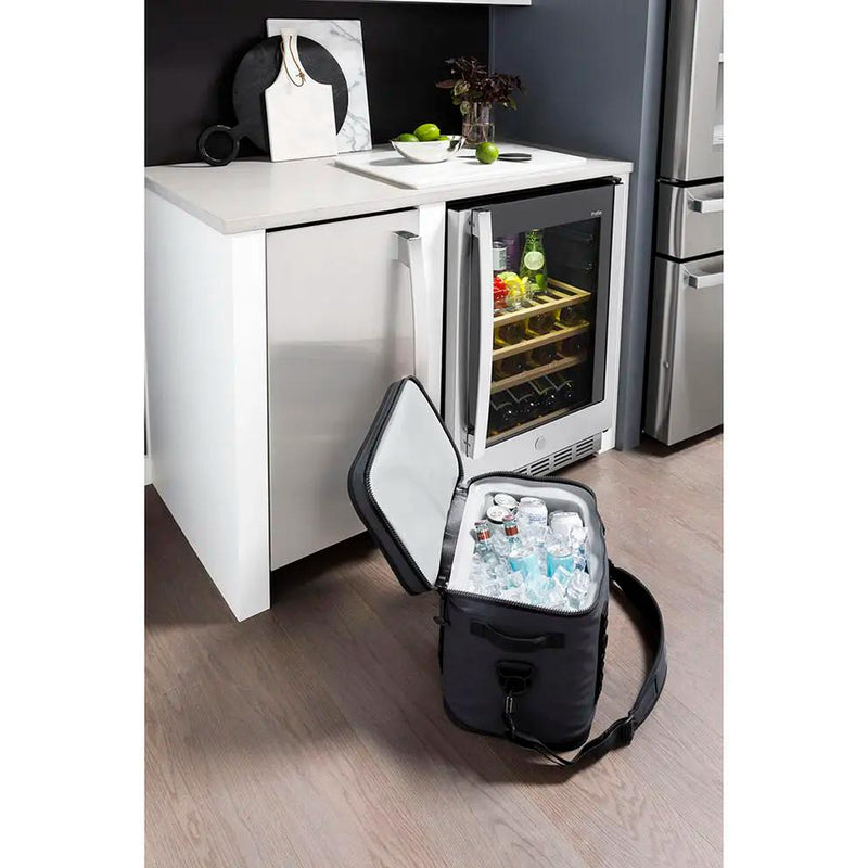 Monogram 15-inch Ice Maker UCC15NPRII IMAGE 3