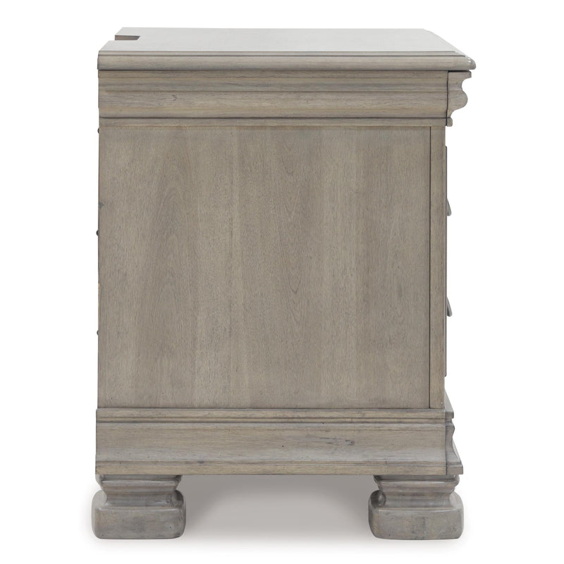 Signature Design by Ashley Lexorne 3-Drawer Nightstand B924-93 IMAGE 4